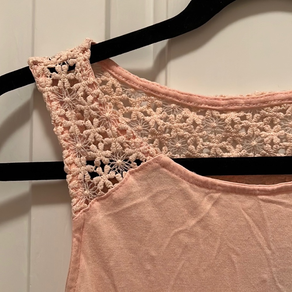 Women’s XS Light Pink Detail Top • Old Navy
